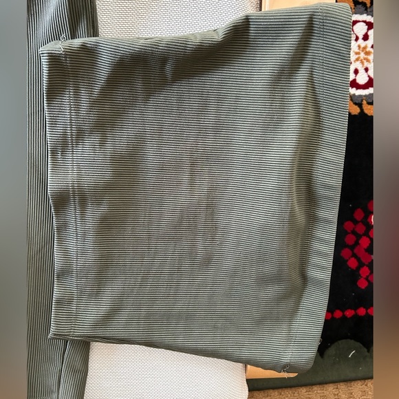 Short set- - Picture 2 of 5